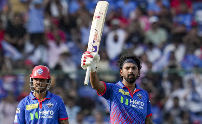 Rahul's exhilarating 152 powers DC to 264/2